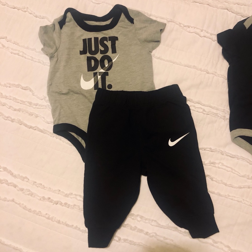 Infant boys Nike outfits